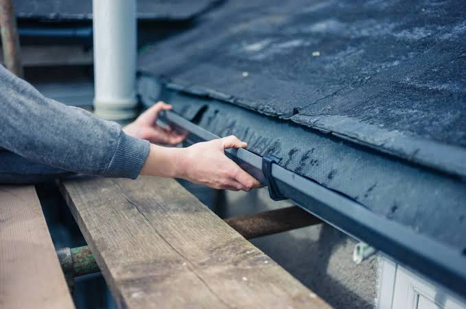 how much does it cost to install gutters